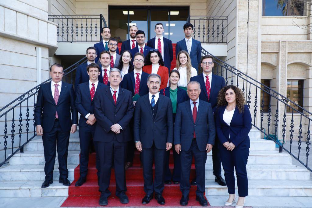 SafeenDizayee's tweet photo. Received students from @DA_vienna accompanied by Prof. Thomas ROW and @KRG_Austria Rep Dr. Mustafa Ramazan. I gave an overview of KRI's international diplomacy, Kurdish movements and current achievements. I welcomed them to Kurdistan and wished them success and a bright future. https://t.co/RPmSuFYG0Q
