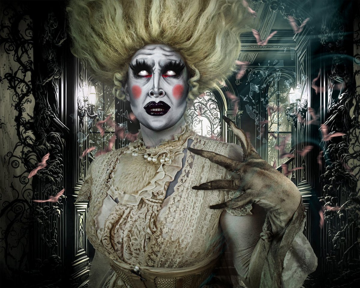 LooseyLaDuca's tweet photo. Some tea: I had less than an hour to completely de-drag, take my makeup off from the stand up show, re-do my face and get back into full vampire drag for the runway. Here’s the full fantasy with MUCH more time to get ready 😂

Look head to toe by me
Edit: @retoucher_ryan https://t.co/soWiXBwS5F
