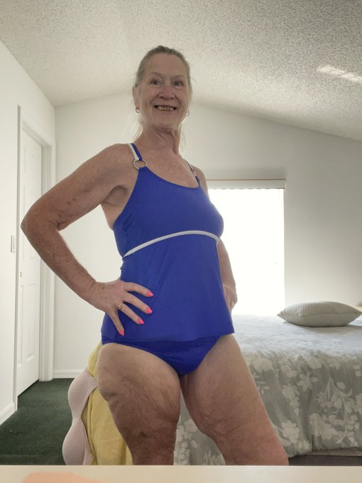 I need to move to Florida. I've met 3 Fans. DM me on onlyfans  https://t.co/CLvAX0dLB4 https://t.co/