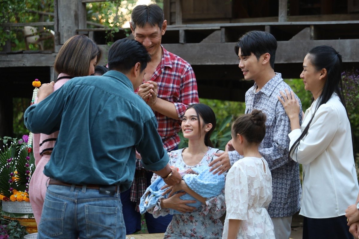 prapye1's tweet photo. จบแล้วง่าาาา ขอขอบคุณทุกๆคนที่สนับสนุนและเป็นกำลังใจให้พวกเรานสด.ทุกคนมาตลอดนะคะ🙏🏻 แล้วพบกะนใหม่น้า❤️🥰 #ฮักหลายมายเลดี้ตอนจบ https://t.co/IsgEB1k4oG