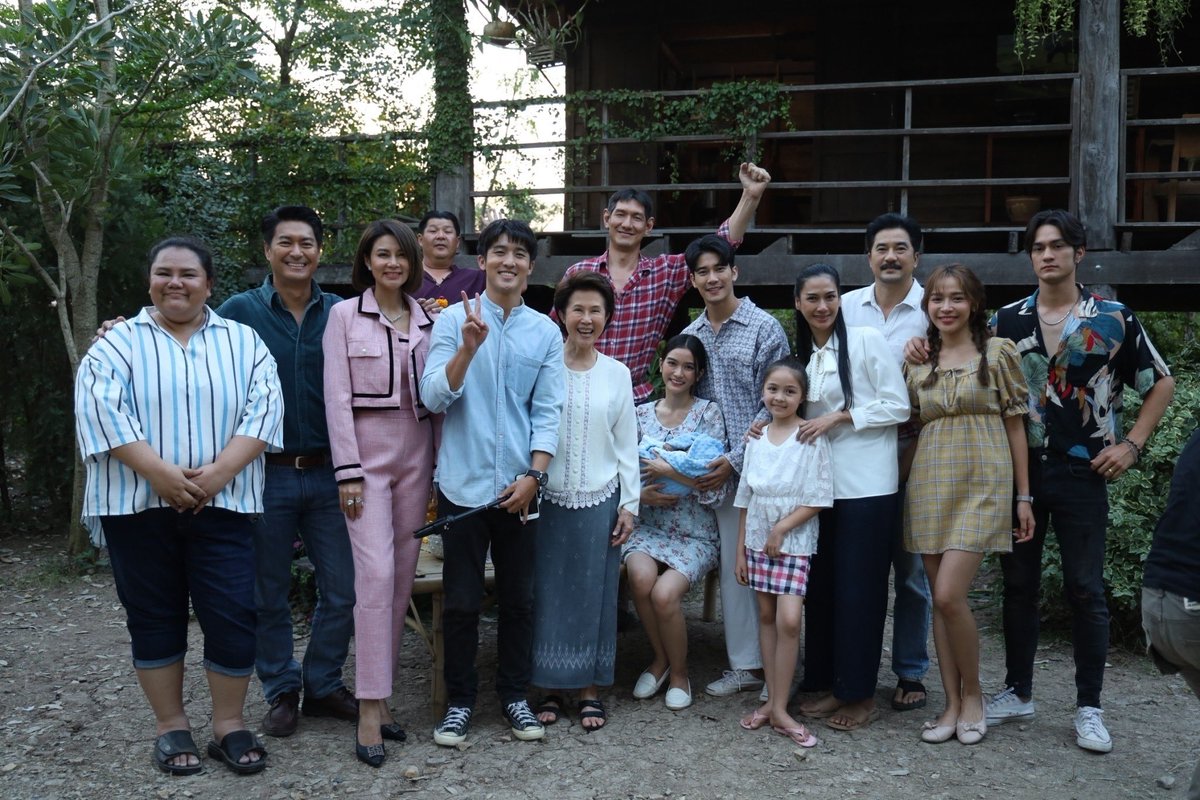 prapye1's tweet photo. จบแล้วง่าาาา ขอขอบคุณทุกๆคนที่สนับสนุนและเป็นกำลังใจให้พวกเรานสด.ทุกคนมาตลอดนะคะ🙏🏻 แล้วพบกะนใหม่น้า❤️🥰 #ฮักหลายมายเลดี้ตอนจบ https://t.co/IsgEB1k4oG