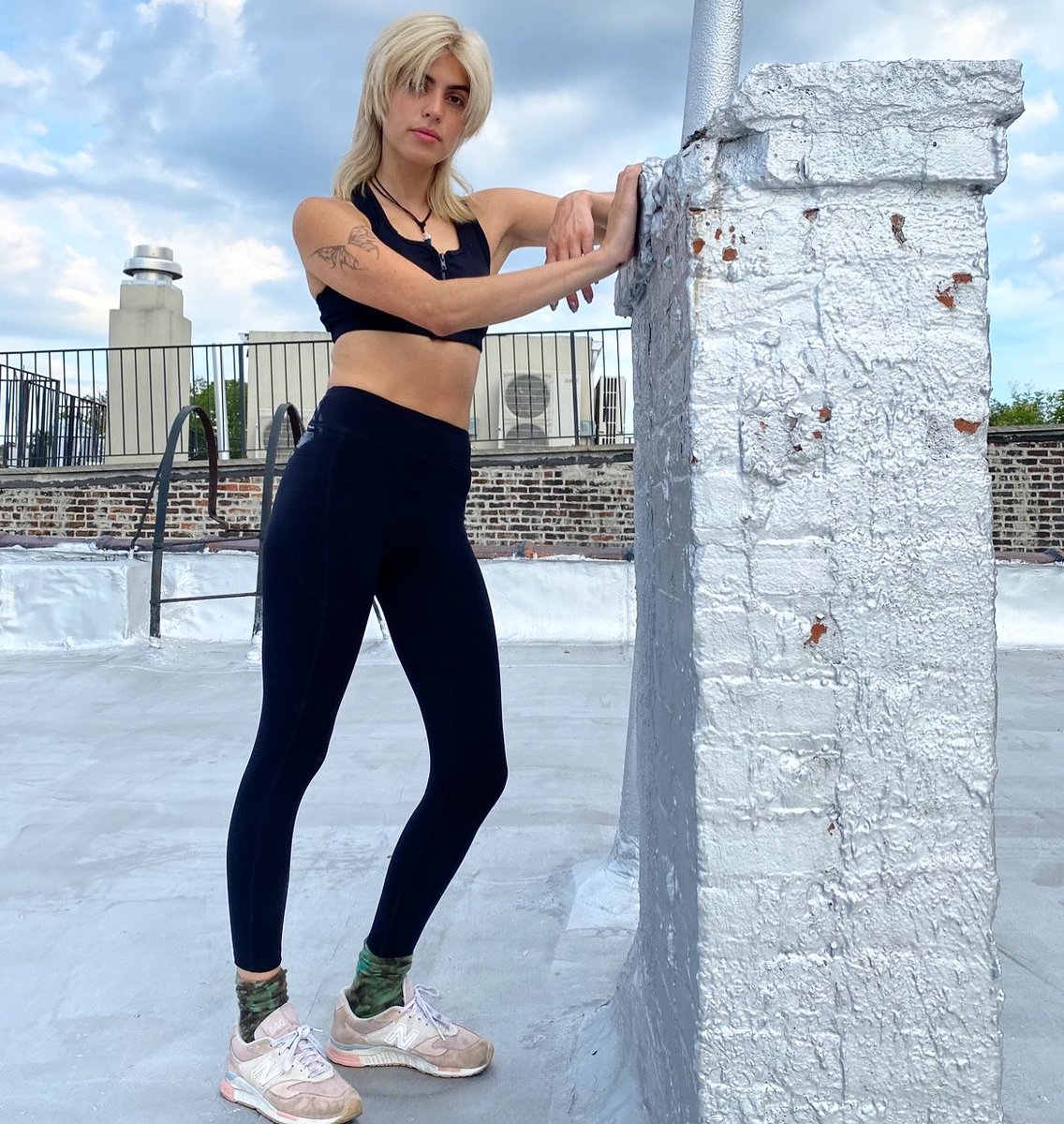 SummreStudio's tweet photo. Sporty &amp; cool in “S-Sports Athleisure” set 🖤 https://t.co/faMyFxCtZm