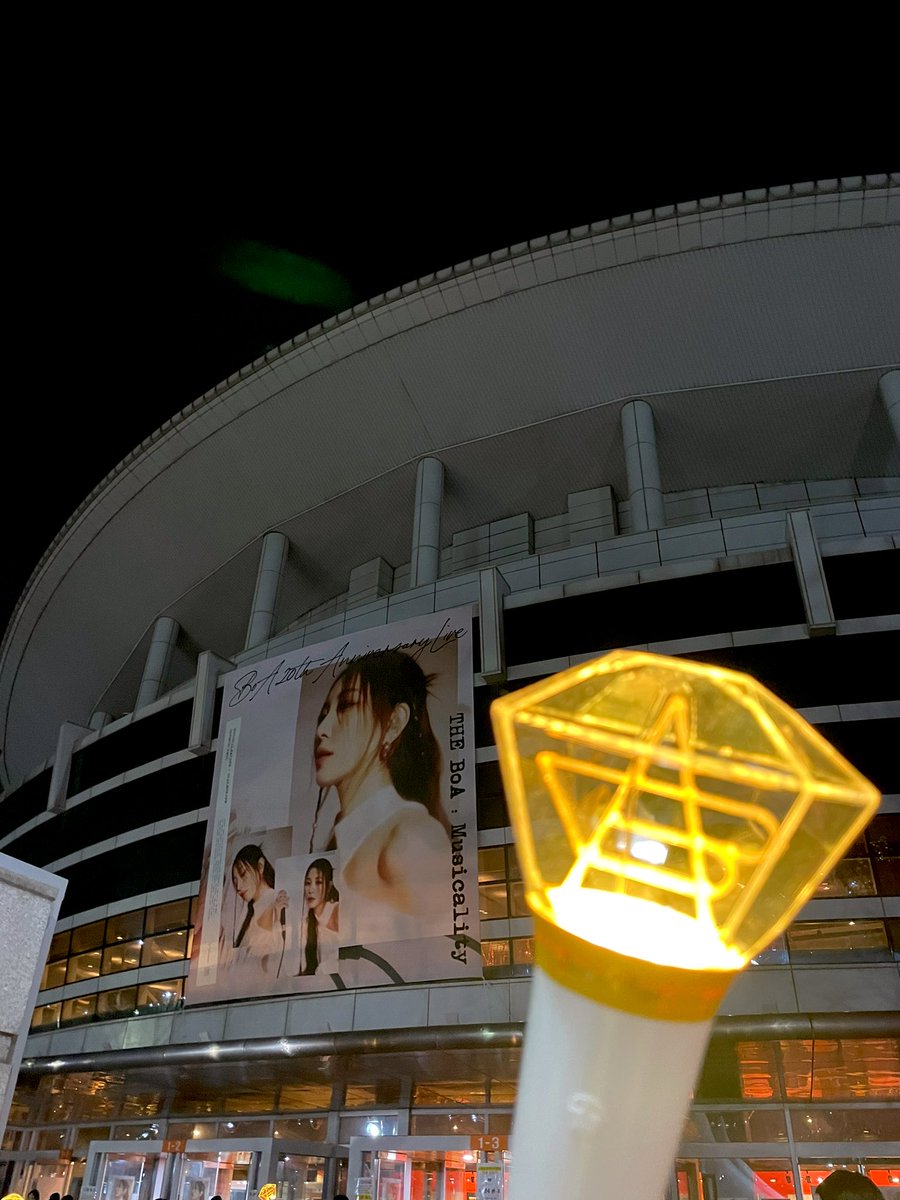 B_o_Amor's tweet photo. 나의 청춘이 되어줘서 고마워
새로운 스무살을 축하해💛
#보아야보아 https://t.co/Lz3bB6aCSa
