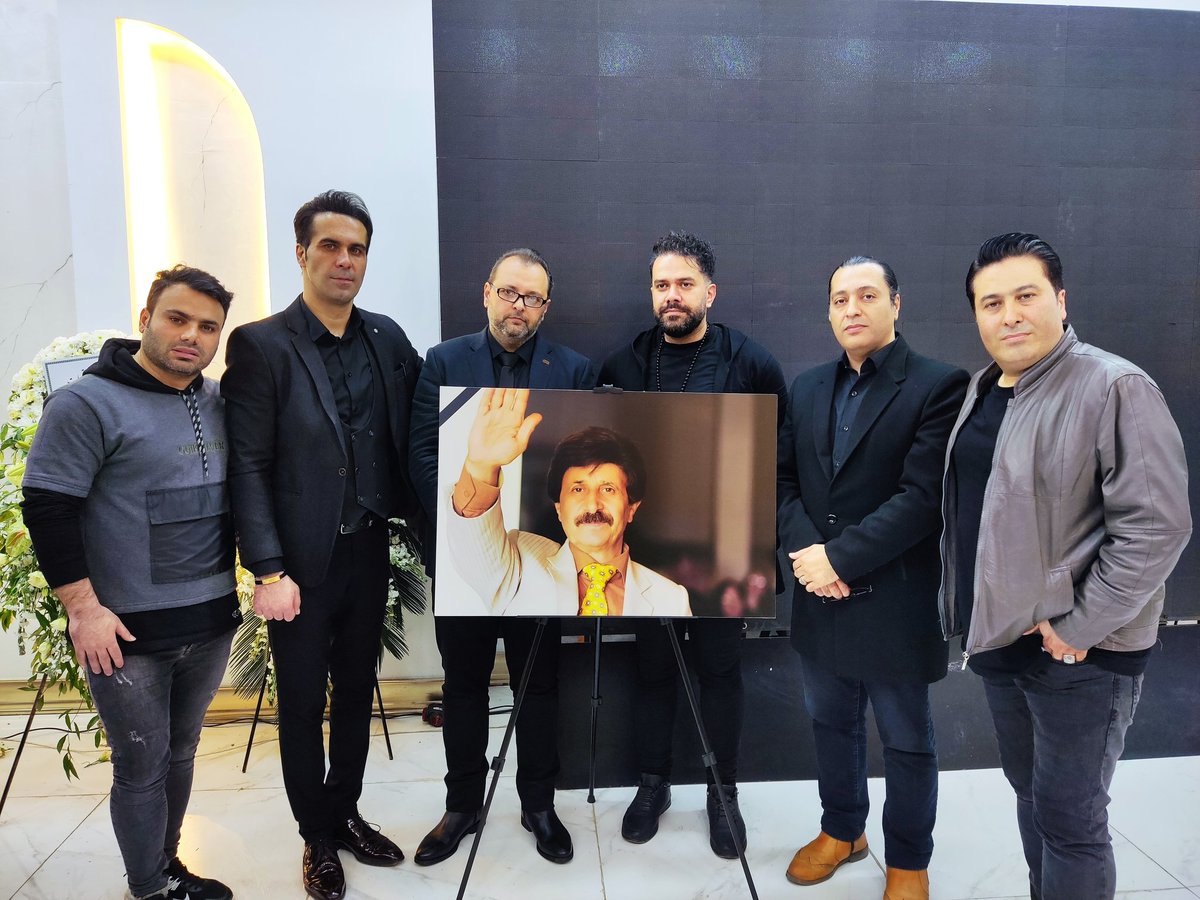MasuodRoshan's tweet photo. تکرار تصویری بی حضورت...،
مراسم یادبود استاد سعید ت��ویلداری همراه با دوستان هنرمند

#سعید_تحویلداری https://t.co/c5pLRPR8xZ