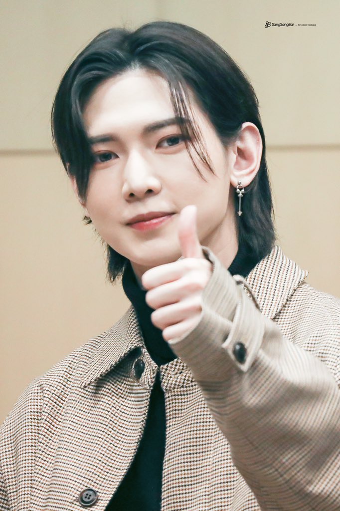 SangSangBar615's tweet photo. 230201 오사카 팬싸 HQ
૮⍝• ᴥ •⍝ა
#ATEEZ #에이티즈 #YEOSANG #강여상 #여상 https://t.co/yqQwfUlJlI