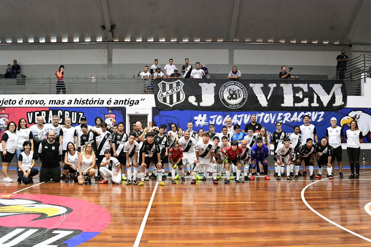 aapp_oficial's tweet photo. Nação! ⚫️⚪️
Nossa equipe de futsal down, Ponte Preta S21, fez um jogão amistoso com a ADC Embraer, na manhã de ontem, no Ginásio da Ponte Preta, Paineiras. Bora conferir algumas lindas imagens desta vitória da inclusão e oportunidade! ❤️😍🦍
📸 Marcos Ribolli
#S21Futsal #CDBI https://t.co/veJIRKmFn9