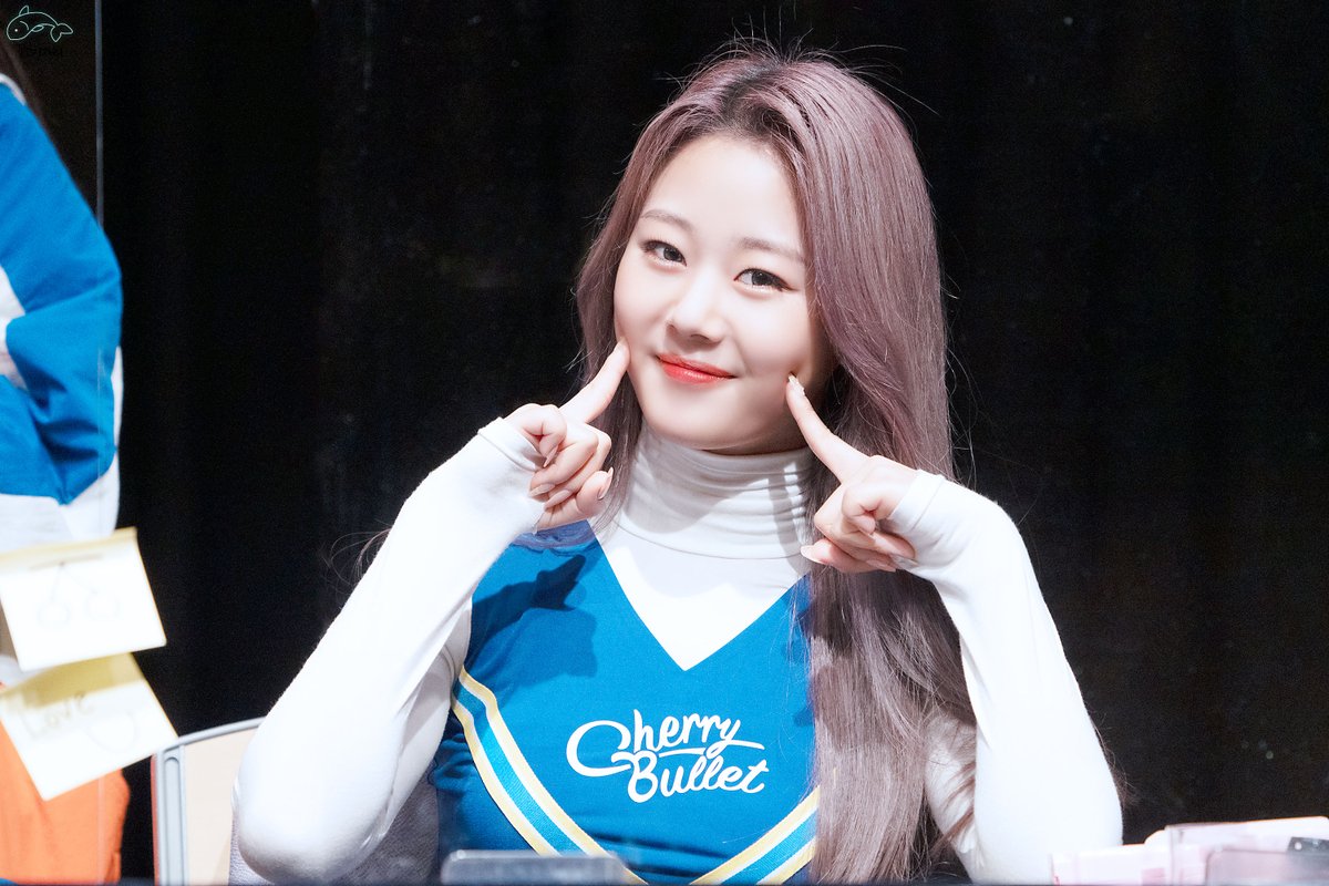 ChaeLo__'s tweet photo. HBD🎉 Chaerin~😻
오늘도 웃음 가득한 하루보내~!!

#체리블렛 #CherryBullet #박채린 #채린 #CHAERIN https://t.co/LV0B58q6Ma