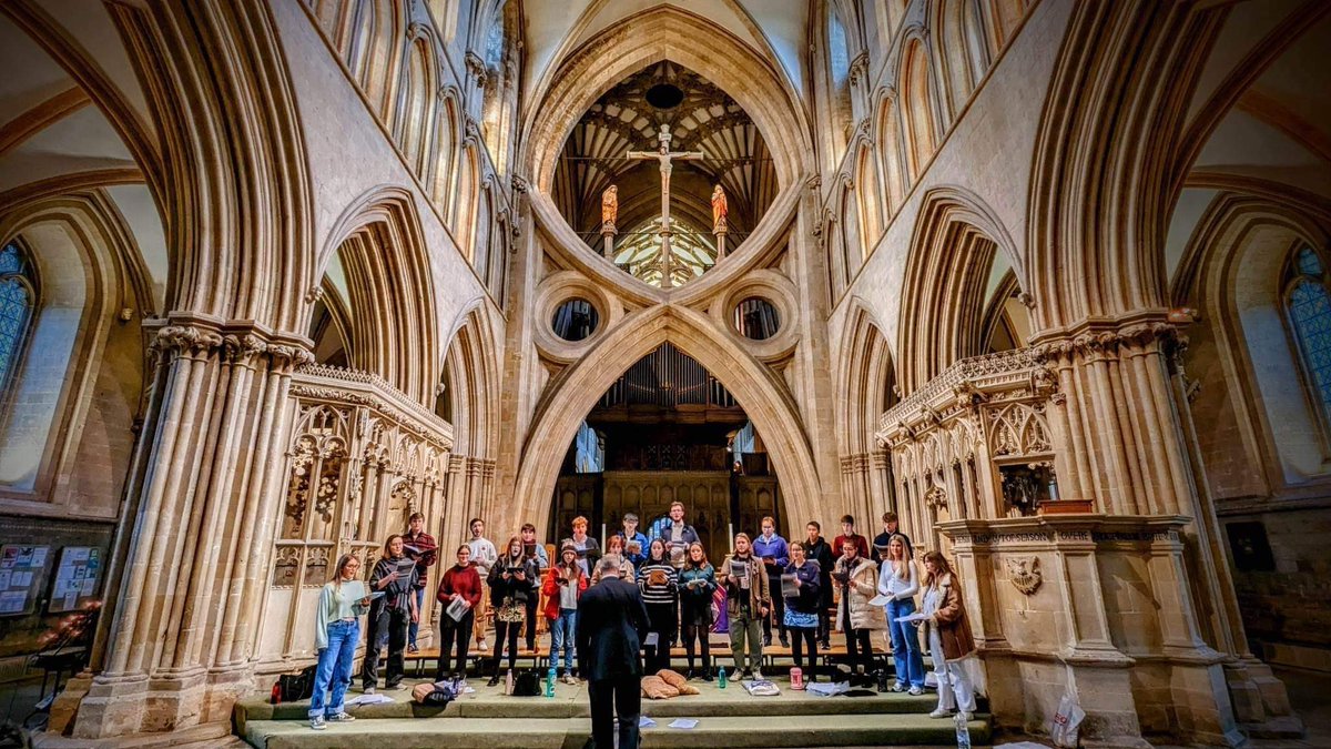RoyalHollChoir's tweet photo. It was a such privilege to perform in Wells Cathedral with the very talented choristers of Wells Cathedral School yesterday evening. Head to our TikTok to see more of what we got up to! 🎶

@WellsCathedral1 @wellscathschool 

#choir #concert #music #singing https://t.co/1JrCKSn3S5