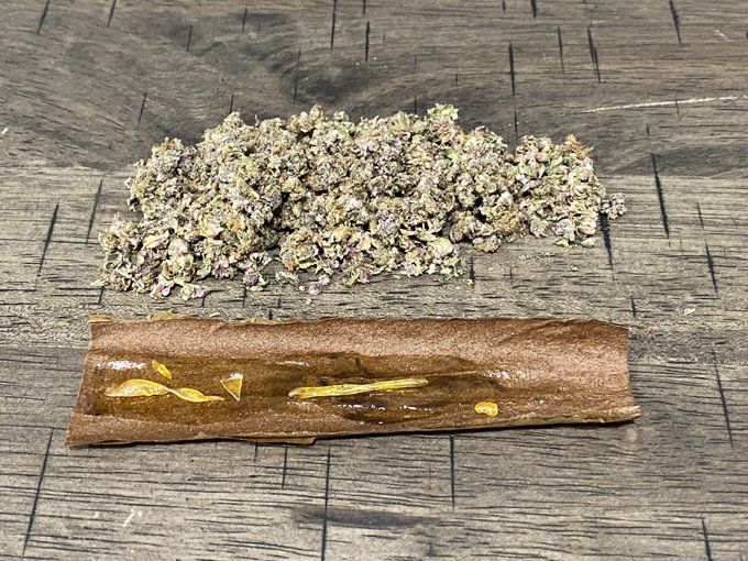 Let&rsquo;s smoke and get the munchies for each other https://t.co/3bv65JIgcL