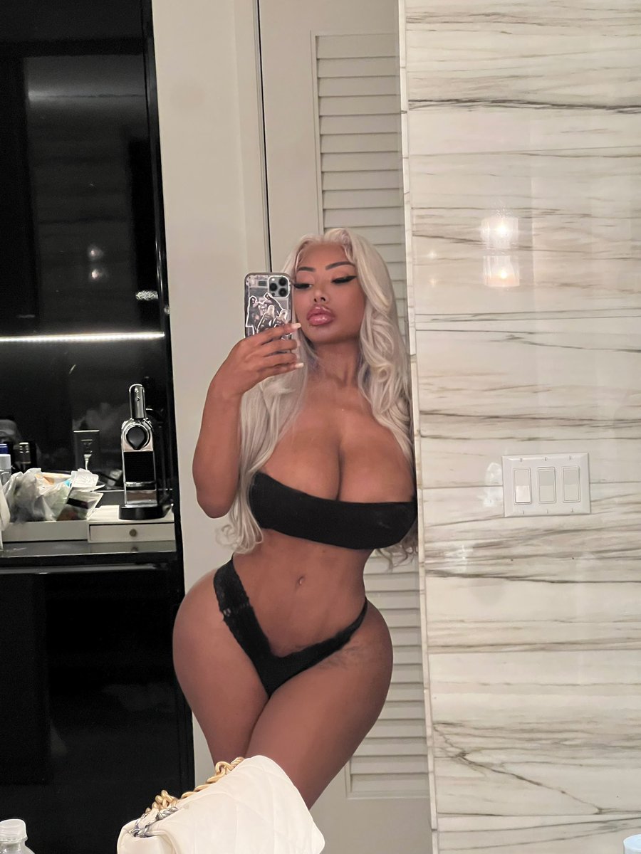 itsdaniko's tweet photo. their solo content sits all the ig models https://t.co/XKp9MSVUTM
