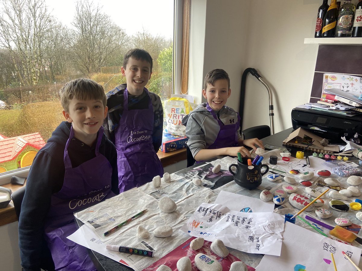 gillianross14's tweet photo. @StJosephsERC busy boys getting ready for the Grow £5 day https://t.co/2R0sFmUE85