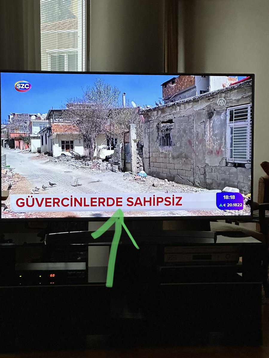ZeynepArdag2012's tweet photo. Belli ki Sözcü TV’nin açılışı fazlaca aceleye getirildi. Liyakete önem veren @yilmazsozcu  de/da’ları ayrı yazmasını bilmeyen KJ’ciyi nasıl işe aldı merak ediyorum. #sözcütv https://t.co/LZjFruKunR