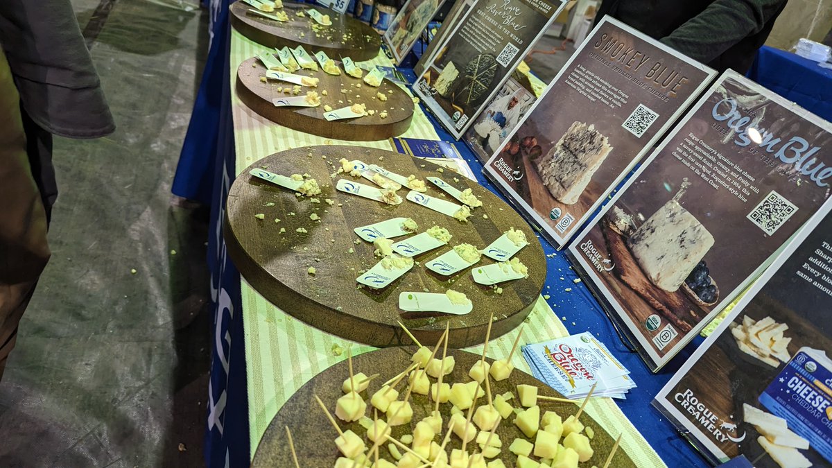 andrewkrug's tweet photo. The Oregon Cheese Festival did not disappoint.  #notsecurity https://t.co/FgB4xx47nt