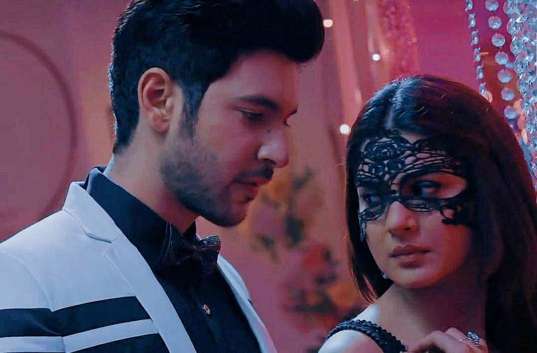 WithhLoveAnnie's tweet photo. No I just miss them and wanted to remind Sony of Jen's last pair.
 
You just didn't let their love story be complete. 
Will always be salty over how Shivin and Jennifer deserved the world for being so underrated 

#Beyhadh2 #JenniferWinget #ShivinNarang @SonyTV https://t.co/A01d94AKmE