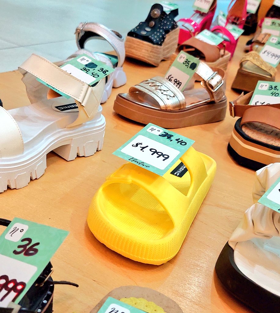 PreciosRosario2's tweet photo. #CalzadoEnRosario 👠🥿
👉 Calzado femenino desde $1999
📍 #Humanic (Shopping Paso del Bosque)
#FotoTestigo 📸 https://t.co/Y06sNe9HsP