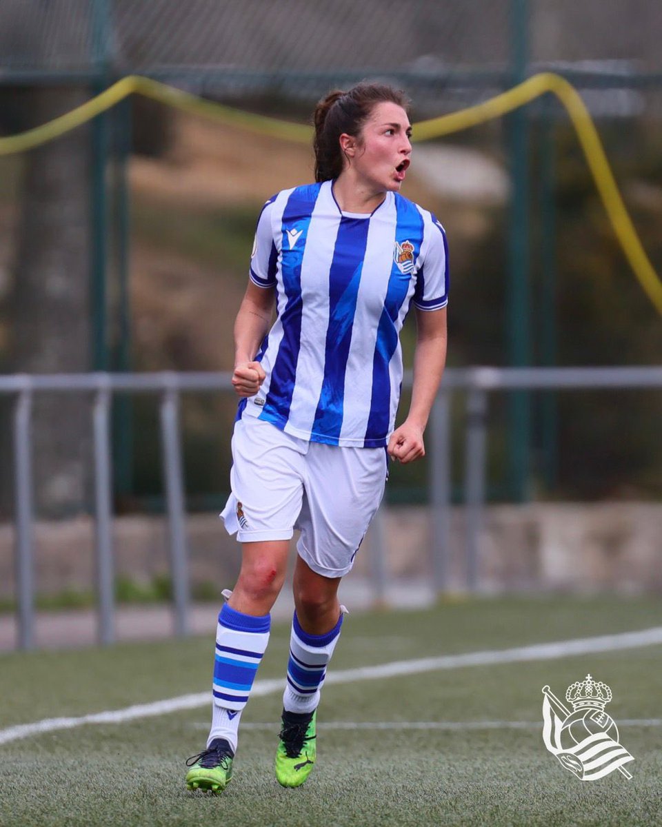 RealSociedadFEM's tweet photo. ⚽️ 41’ |1-1| REALAREN GOLAAAAAAAA!!! 

Nora Sarriegi!!!!!! 

#Zubieta | #AurreraReala https://t.co/ZjzjbaBU80