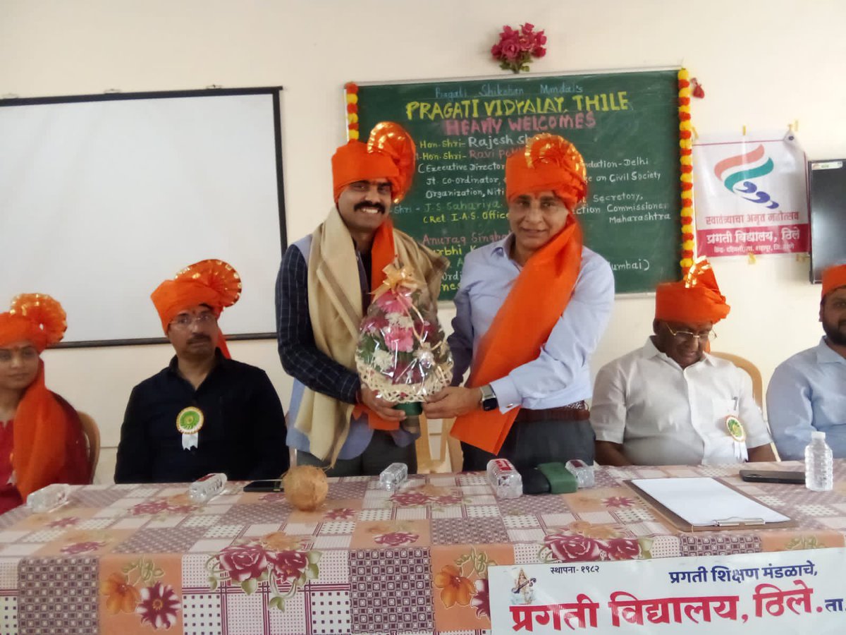 RaviPokharna's tweet image. While in Mumbai yesterday, got to spend entire day visiting Govt aided schools in Tribal areas of Shahpur in Thane District with Sh @rajeshvshah Industrialist &amp;amp; former Co-chair Mukand Ind &amp;amp; Founder Advisor @PahleIndia . 

Former Chief Secy of Maha and Maha Election commissioner…