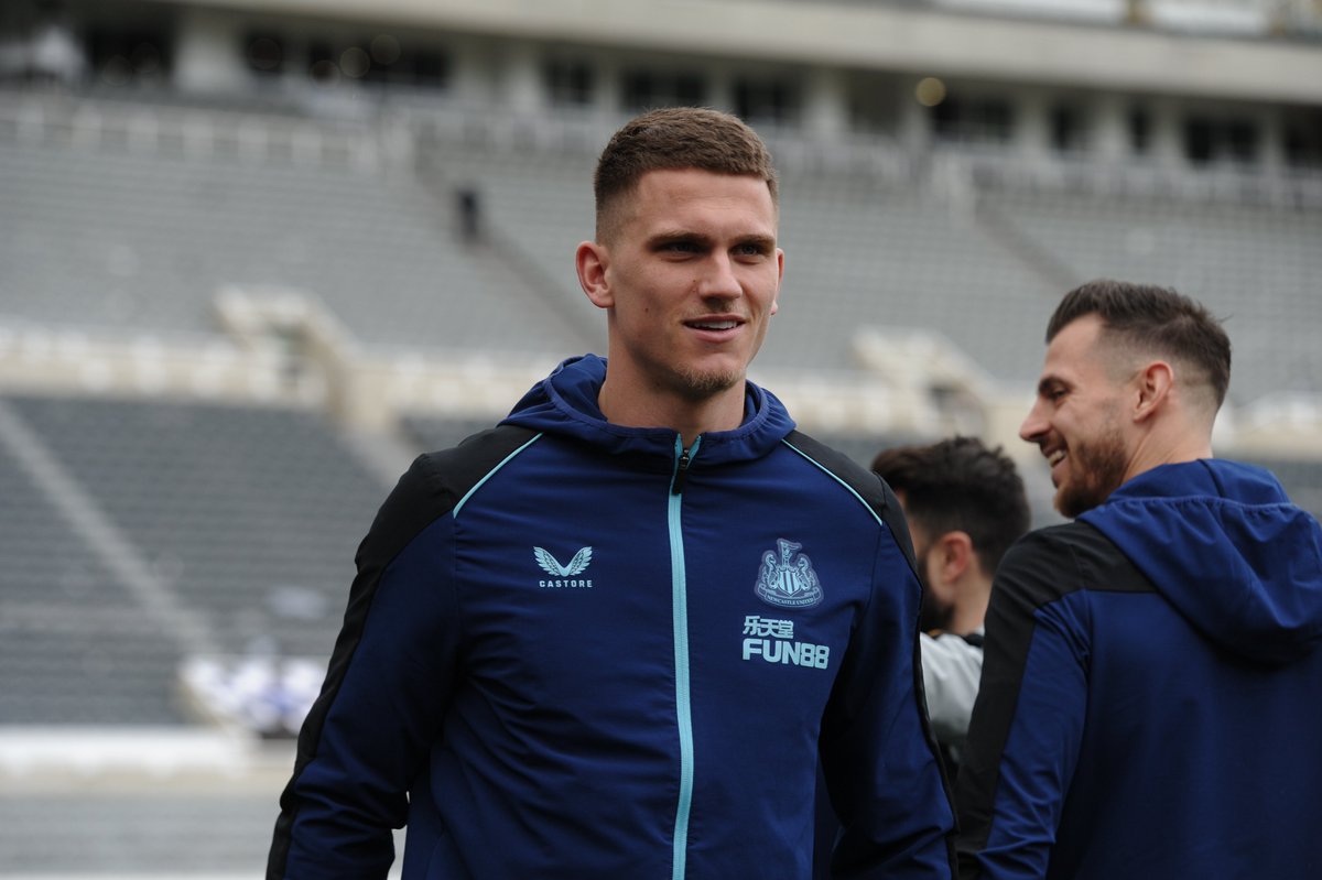 NUFC's tweet photo. In the middle. 🇧🇷
At the back. 🇳🇱
In attack. 🇸🇪

All start together for the first time! 💪 https://t.co/TkRqBIlFuZ