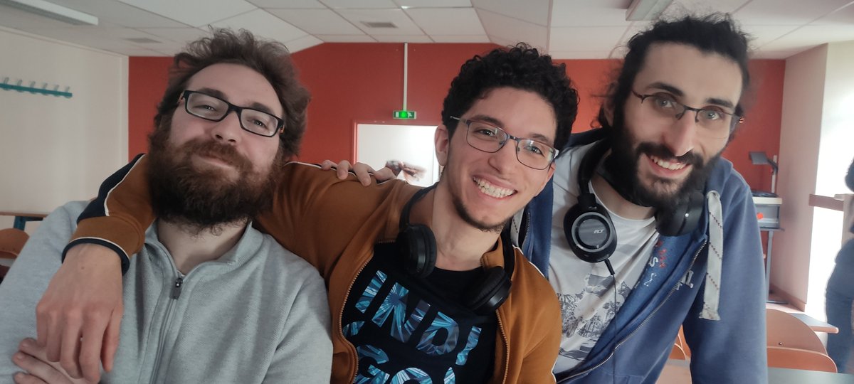 Azertitop's tweet photo. 3 Amphi dans le top 8 
Tous des bg https://t.co/WMZXGXahKM