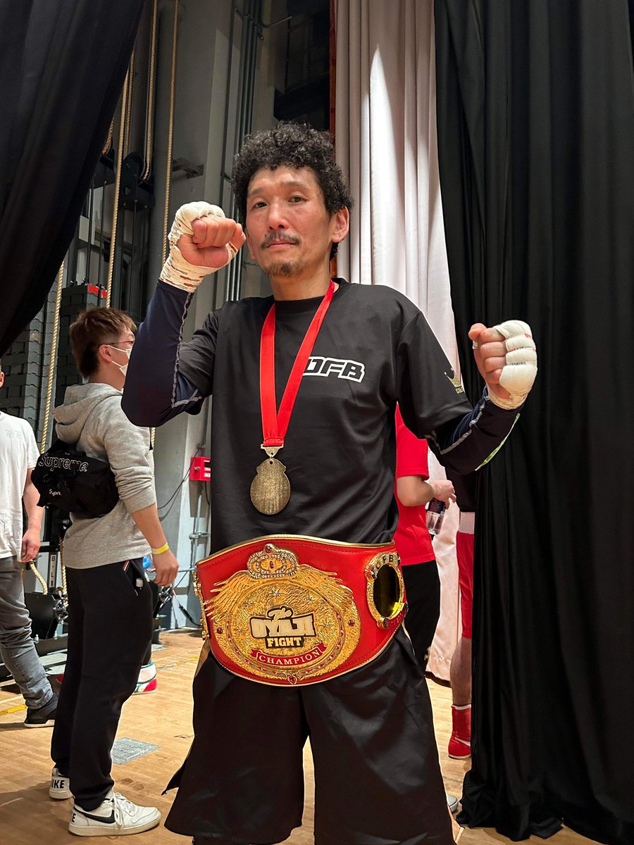 GODONitami's tweet photo. オヤジファイト明石大会。
フェザー級チャンピオンになれました。
反省点だらけですがとにかく嬉しいです https://t.co/reLk2Uexwt