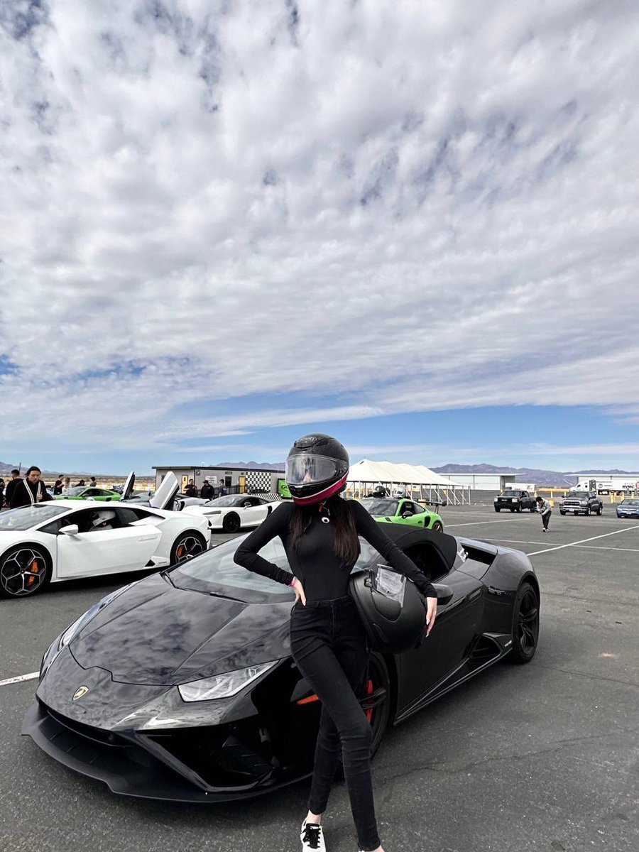 Sigrid050's tweet photo. Come to Palm Springs to get off the track on the weekend and take a short vacation. Applause for my photographer!🥳🥳🥳 https://t.co/iGIsPIbadY