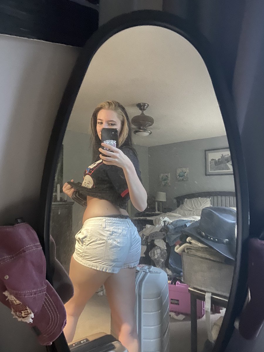 Funbun on Twitter "My ass got fatter while I was away so my mom gave