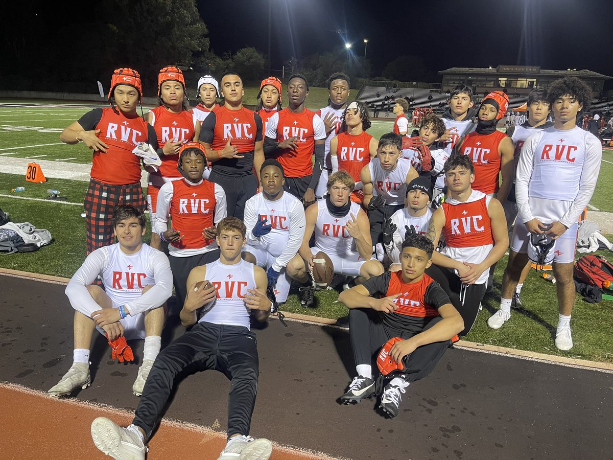 Fun night at <a href="/RVCshowcase/">THE RVC SHOWCASE</a> this team had players from all over the state! energy was up 🔋 played hard every snap! Camp Offensive MVP <a href="/Dom_Ingrassia14/">DOMINIC INGRASSIA</a> and Defensive MVP @yhungant7 were from Team BOOM 💣