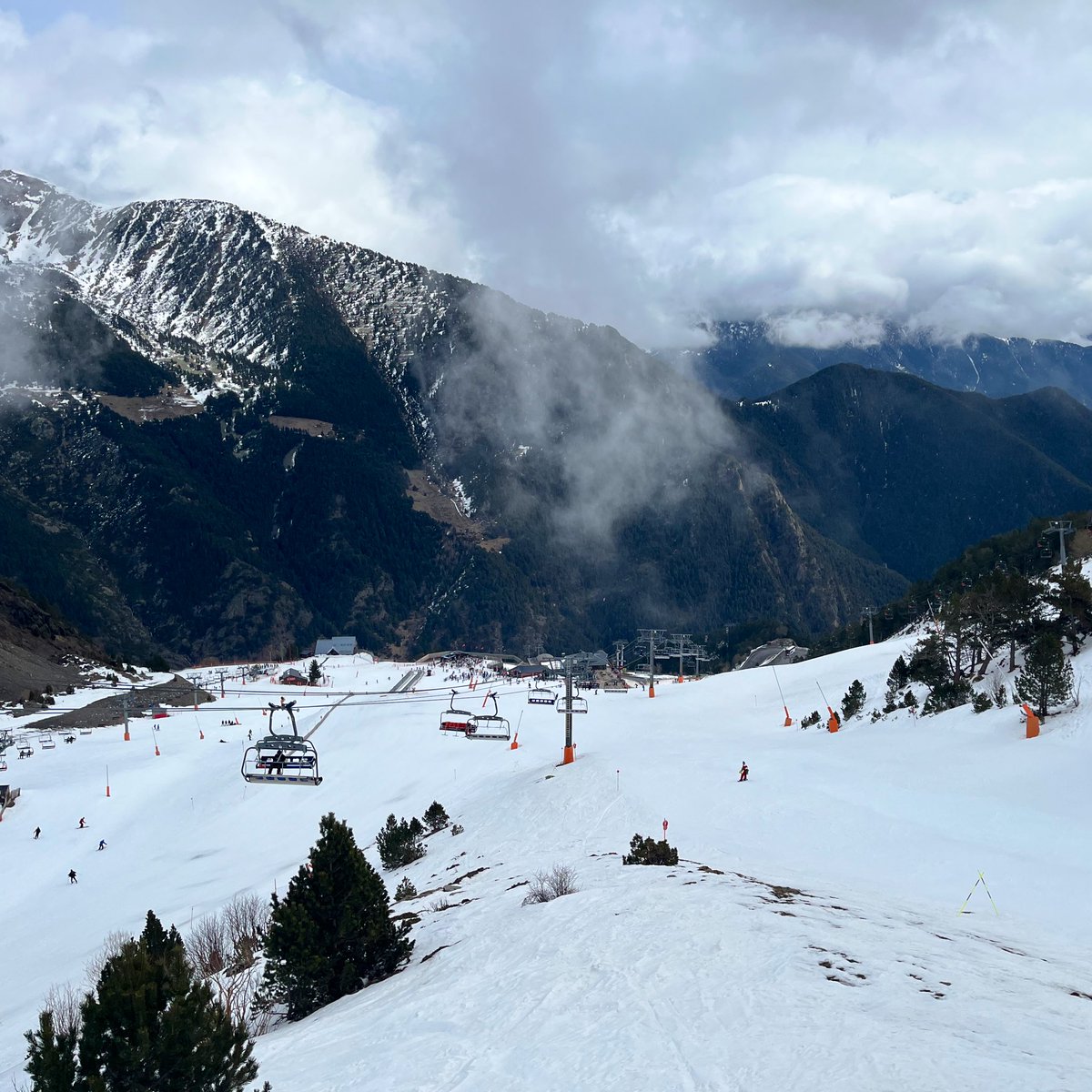 Great week had in Andorra exploring the slopes 🇦🇩 #skiing #aprèsski #piste #arinsal #pal #vallnord #andorra
