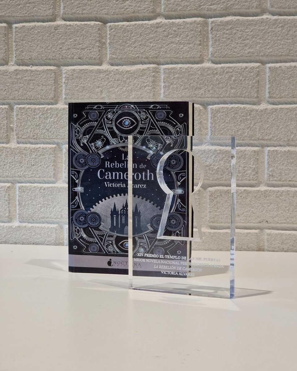 Templo_revista's tweet photo. La ganadora a mejor novela nacional perteneciente a saga de 2022 es La Rebelión de Cameroth, de Victoria Álvarez. #Templis2023 https://t.co/JaFoDvVOVQ