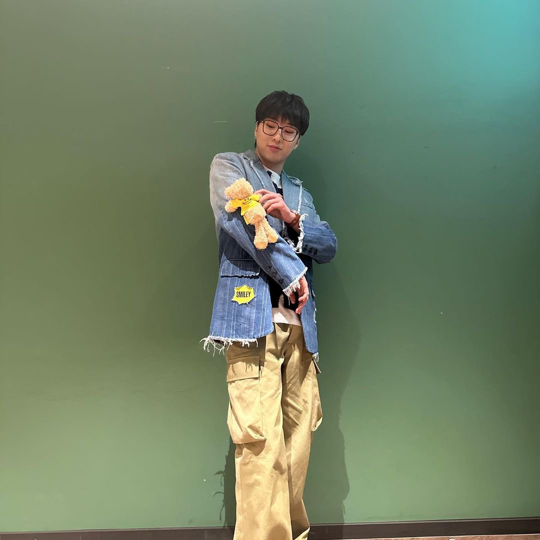 WinnerItalia17's tweet photo. [12.03.23] (2/3)
🇮🇹 SEUNGYOON Instagram Update 

“#DifferentialClass🤓” 

🇬🇧 SEUNGYOON’s Instagram Update

“#DifferentialClass🤓”

-
~Ila
#WINNER #위너 #YOON #SEUNGYOON 
LEARN NEW THINGS WITH YOON #YOON_DifferentialClass https://t.co/bpRUpmGEk2