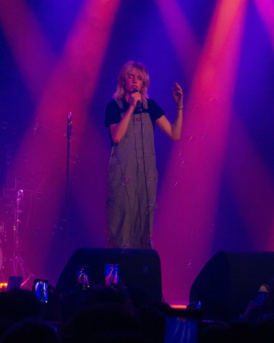 sterrestardust's tweet photo. @mayahawke in the @melkweg about a week ago 💖 https://t.co/OBNI1884Yb