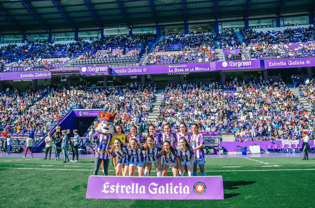 MARCAvalladolid's tweet photo. 🏟️ Así está el José Zorrilla en el primer partido femenino de su historia https://t.co/DdBlKGP4Nh