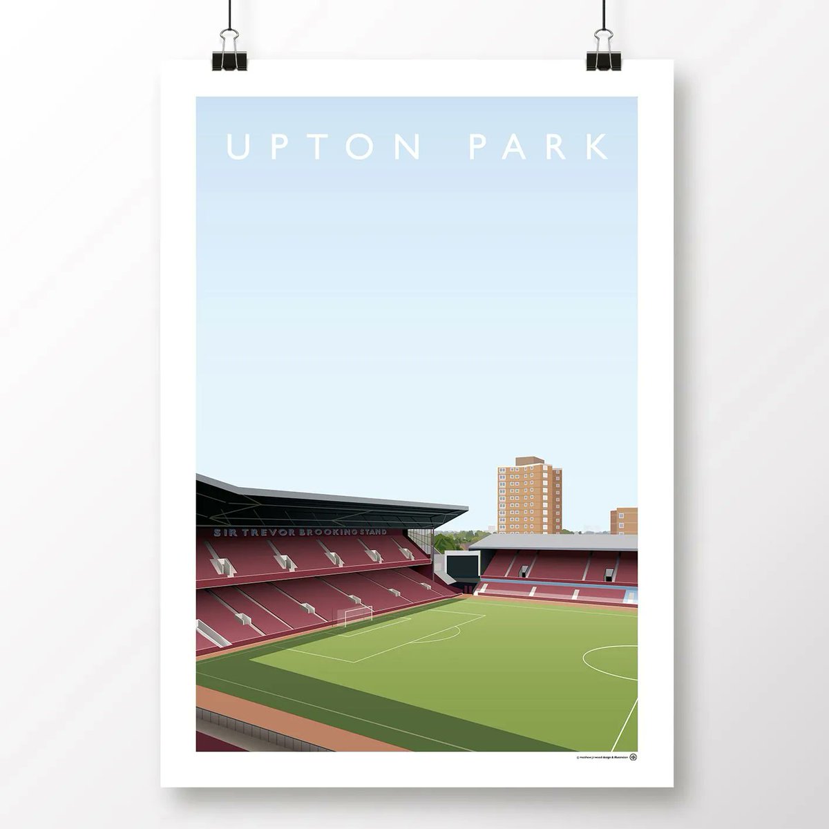 milesoffref's tweet photo. 𝐄𝐍𝐆𝐋𝐈𝐒𝐇 𝐅𝐎𝐎𝐓𝐁𝐀𝐋𝐋𝐈𝐍𝐆 𝐇𝐄𝐑𝐈𝐓𝐀𝐆𝐄 ⚒️ 

Our Upton Park print will bring back many memories to any Hammers fan. What was your favourite memory of this stalwart of the English scene for many years?

Available at https://t.co/r2SjIea8xl  
#comeonyouirons #hammers https://t.co/UKynOYW4Qi