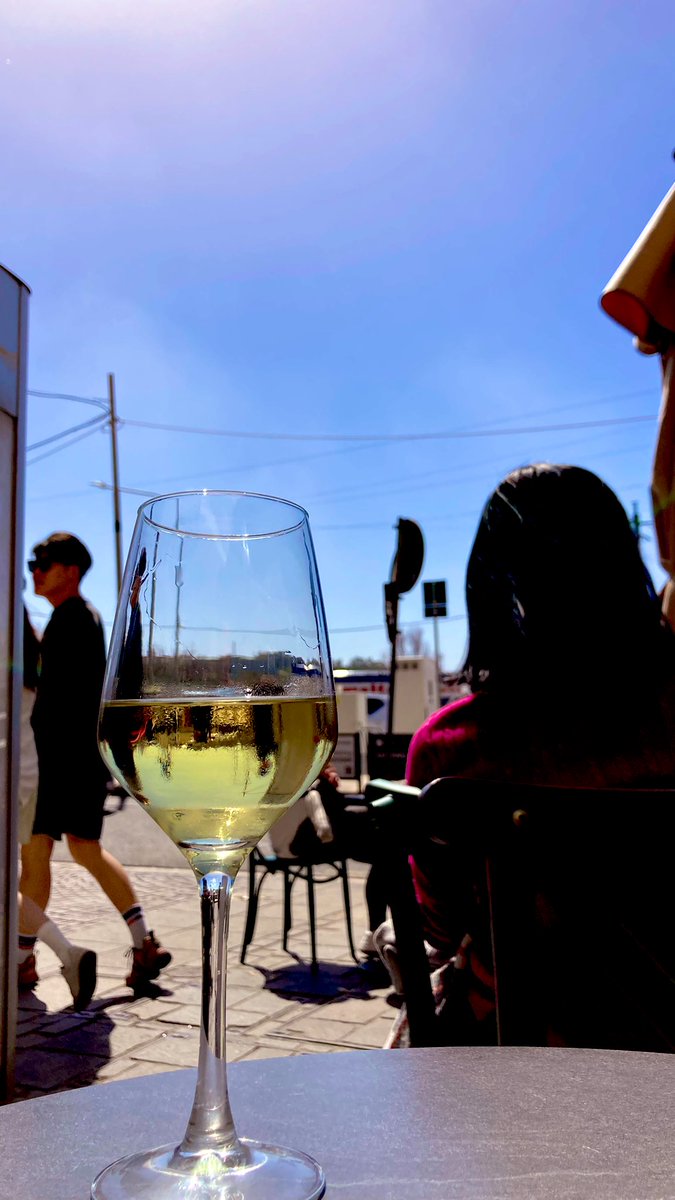Meso_Mk2's tweet photo. やっぱり地中海の国だよ、良い天気で海辺近くでアルコールが飲めるとかマジ最高😆
#malta https://t.co/hlDsqkfsCt