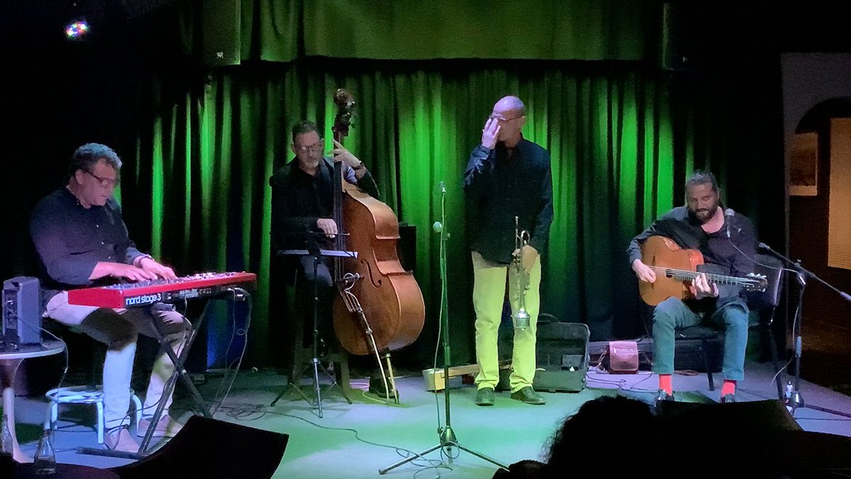 Rondajazz's tweet photo. Una magnifica noche con "Farataos Jazz Band", gracias Diego, Jony, Ricky y especialmente a Jorge, que era la primera vez que nos visita. Todo un espectáculo.
#AsociacionRondaJazz #JazzenRonda https://t.co/00A6TZX3ek