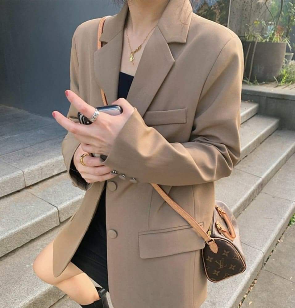 puddingfashion's tweet photo. Blazer ตัวนี้ restock แล้วจ่ะพี่จ๋า​ ~~ บอกเลยว่ากำลังลดแรงมากทุกคน​ ทรงสวย​ ผ้าดี​ ตัดเย็บเนี้ยบ​ มีซับใน​ ใส่ทำงาน​ ไปเที่ยว​ ได้ทุกโอกาสค้าบ​ มีให้เลือกถึง 4 สี ลดจาก​ 490​ เหลือ​ 299​ บาท​ ‼️สินค้าพรี​ จ่ายตอนของมาได้เลยค้าบ​ ~~ https://t.co/mwtWFz5TMl
