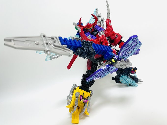 今年のロボはマジだぜ…「戦隊って子供っぽくてなんかね…」と思ってる人こそDXキングオージャーに触れて欲しいこの圧倒的な密度感を体感してくれ 