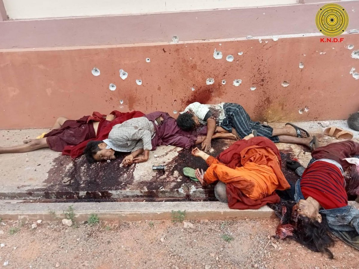 zawmoethant71's tweet photo. Breaking News: Tw//death
It's reported that the 3 monks & 30 residents, were shot dead by terrorist MinAungHlaing's soldiers in #NamNain village monastery Shan state.
https://t.co/xqjw1BMHGX
#2023Mar12Coup
#PTT_MustStopPaymentToJunta
#WhatsHappeninglnMyanmar https://t.co/cx77IpwVEf