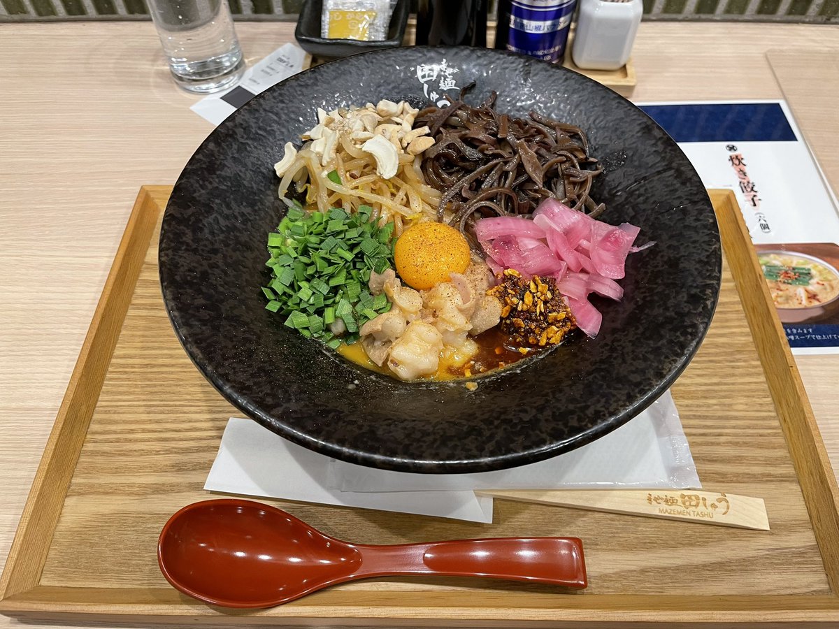 猫田まんじまるに便乗してダイエット始めることにした。始めることにしたが、ラーメン食べてしまった。明日からスタートします。 https://t.co/13Wrol5Tt2