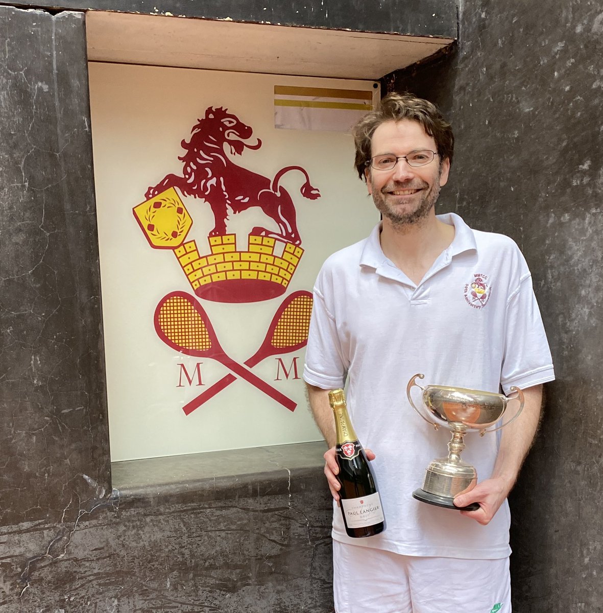 Congratulations to Tom Bomford retaining his Club Champion crown winning the Owen-George sponsored by <a href="/BlytheLiggins1/">Blythe Liggins</a> in straight sets. #RealTennis
