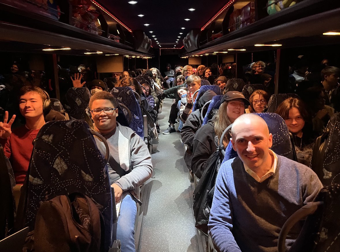 STEAMhigh's tweet photo. Senior Trip 2023 underway! St. Louis here we come! https://t.co/QBvDhNNNJ4