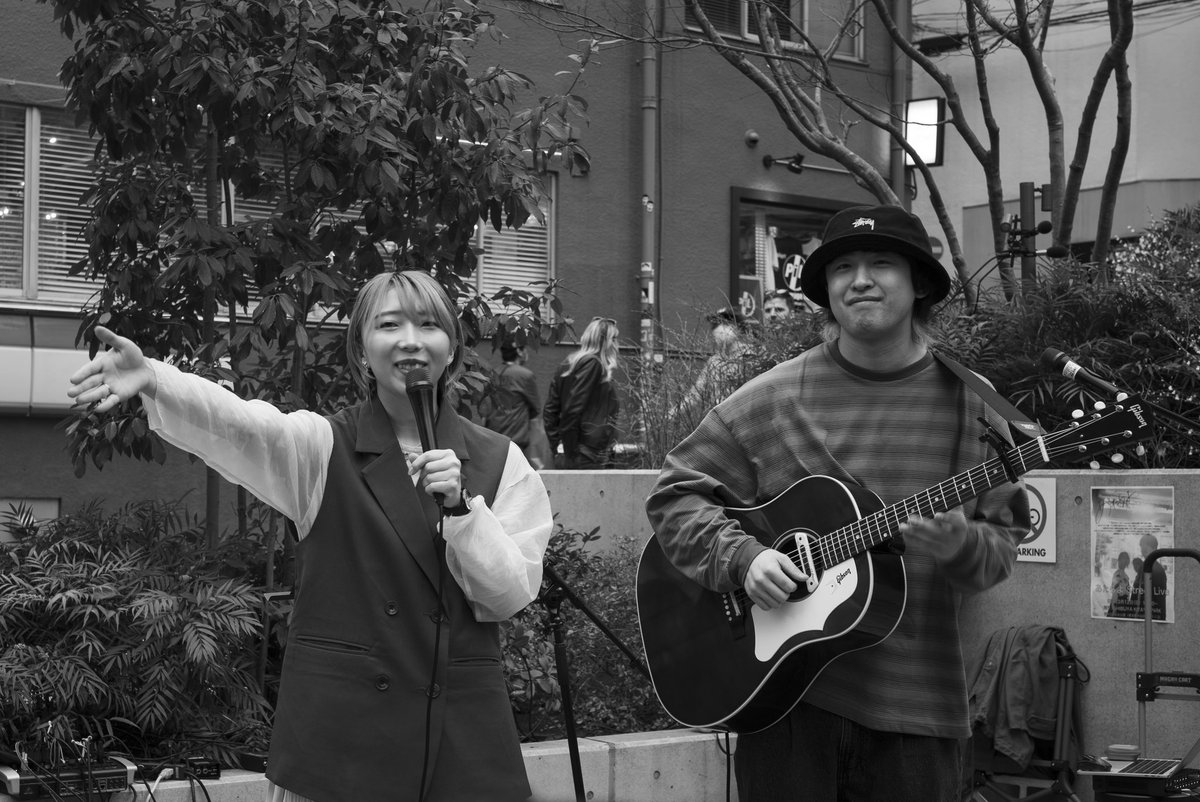 Nextstyle38's tweet photo. ずっと好きで聞かせて頂いていましたが、初めて生で見させて頂きました、本当に素敵なアーチストさん、今度絶対Liveに行かせて頂きます！#あたらよ #憂い桜　🌸 https://t.co/d0HJtkttHF
