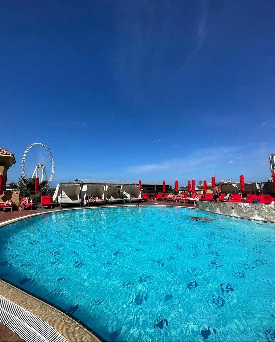 AmwajRotana's tweet photo. Some of the best memories are made in swimsuits.
#AmwajRotanaHotels #RotanaHotels #HotelsInDubai #DubaiHotels #HotelsInUAE #UAEHotels #FiveStarHotel #staycation2023 #weekendvibes #happinessdubai #dubaihappy #jbr #wowjbr #JBR #dxb #mydubai #UAE #photography #travel #rotanahotels https://t.co/miLWQRXP2P
