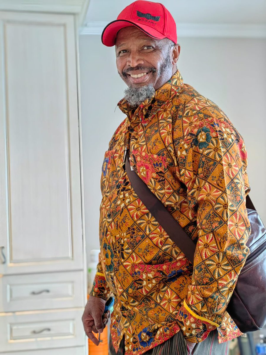 Solopearl's tweet photo. Happy birthday 🎂 to my wonderful husband, may God continue to bless you for you are a blessing to us! ❤️🥳🎉 today I love is understatement 😊😊😊 but what it is, I love you my King! Sello Maake KaNcube @sellomkn https://t.co/ls5cLAED14