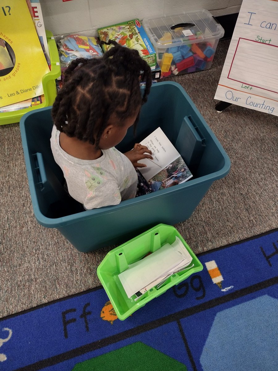 MsBrawnersClass's tweet photo. Independent reading! 🤩 Building their stamina by reading the whole time. I'm very proud of the growth the entire class is showing in reading. 💚❤️✨ https://t.co/SwUTmWytfF