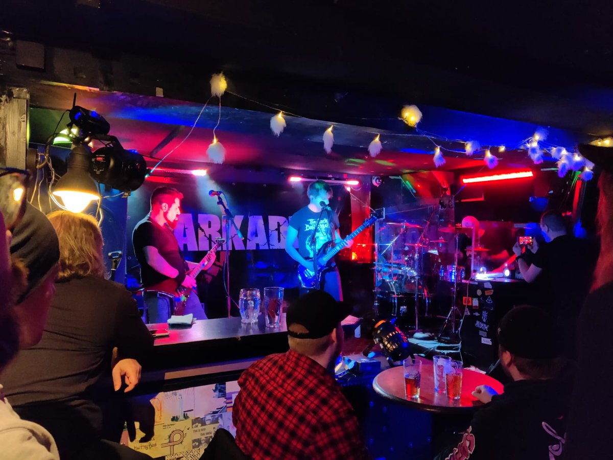 arkadiaFIN's tweet photo. Arkadia kiittää ja kumartaa eilisestä keikasta Tampereella!

Seuraava mahdollisuus nähdä meidät livenä on Salossa 15.4. Rock Hotellilla! Ja lisääkin keikkoja on tulossa, niistä myöhemmin lisää. 😉 https://t.co/anuGIYN1ub