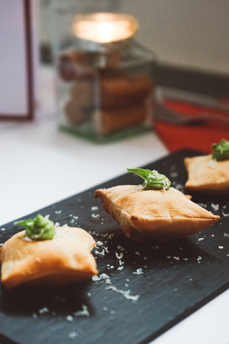 pastafactoryuk's tweet photo. From March 17th, Mother’s Day menu available!

Starter : Crispy pillows filled with ‘nonna Anna sauce’
£7

Main: button pasta filled with mushrooms, lentils and garnished with butternut squash and peashoot.
£13.50

Dessert: Mimosa £ 7

Book your table at @pastafactoryuk https://t.co/8y6oMT0UZk