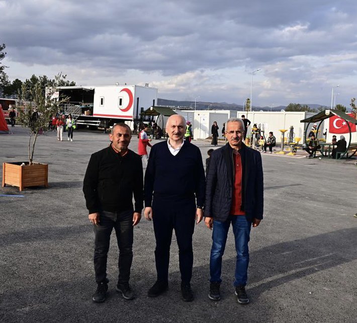 tuncaysonel's tweet photo. Sayın Cumhurbaşkanımızın riyasetinde , Sn.Bakanlarımızın mahiyetinde, devlet-millet elele Adıyamanlı kardeşlerimizin yanında olmaya gayret ettik. 
35.gün sonunda #Ordu’ya dönüyoruz.
Rabbim ülkemizi,milletimizi ve tüm insanlığı her türlü afetlerden korusun inşallah.🇹🇷 
 #Adıyaman https://t.co/ric76XTwOk