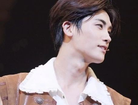 phs_archives's tweet photo. his side profile is art https://t.co/ztSOu0a27K