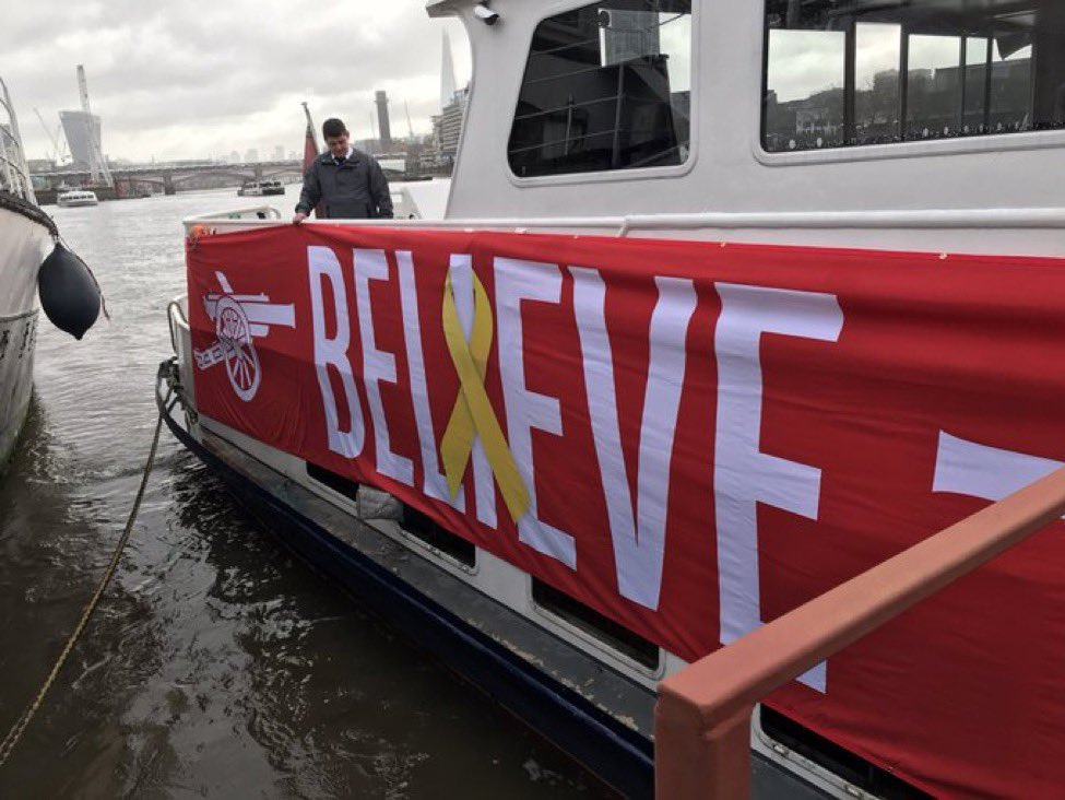 Arsenal fans on the way to Craven Cottage by boat ❤️🔴⚪️